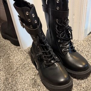 Black Lace-Up Women's Boots